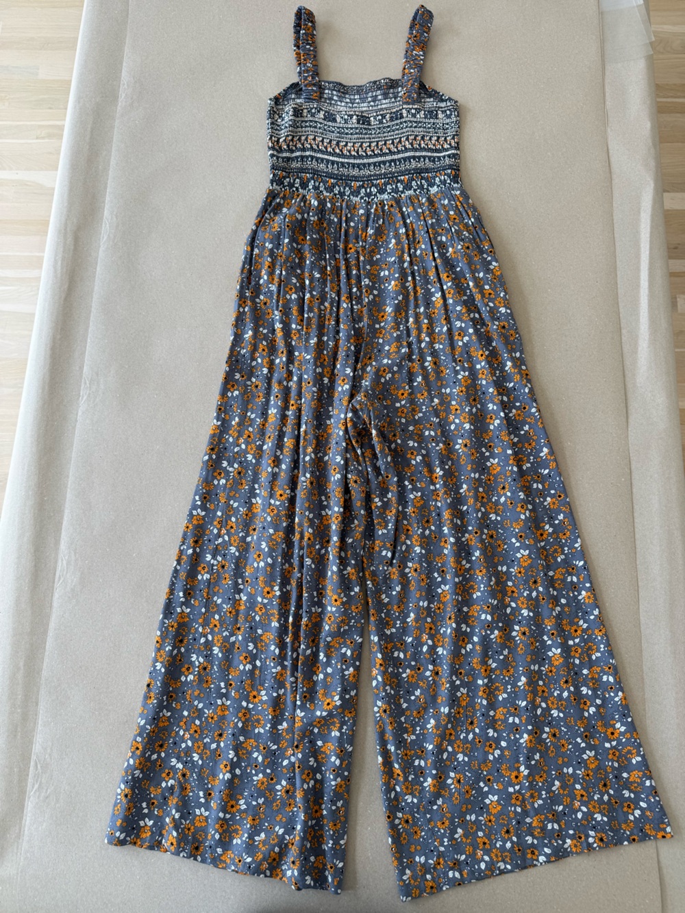 Dokotoo — NWOT Smocked Wide-Leg Jumpsuit in Blue Floral — Size M - Picture 11 of 12